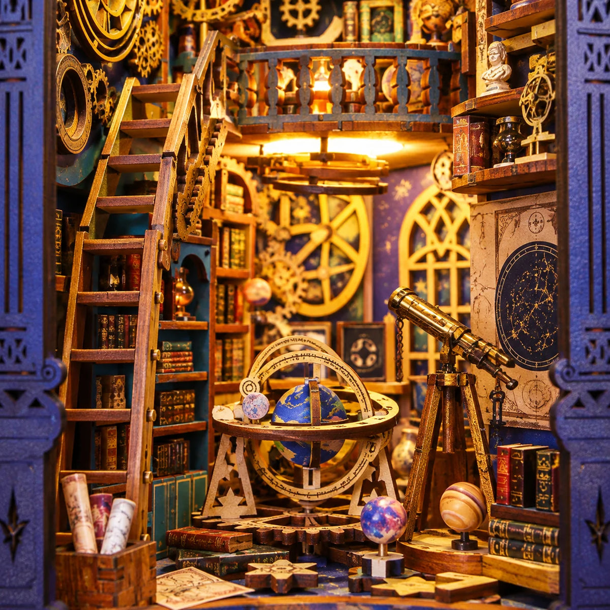 Intérieur éclairé : échelle, mezzanine, horloge et bibliothèque